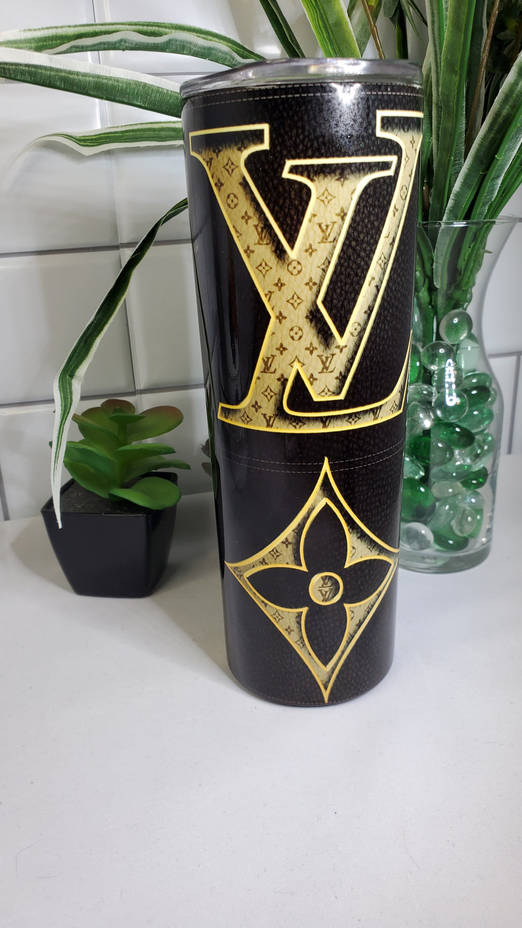 Rhinestone Yeti Rambler 30 oz with Louis Vuitton Logo  Glitter wine  glasses diy, Glitter tumbler cups, Bling bottles